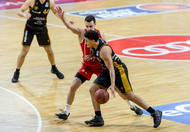 逼近对手禁 逼近对手禁