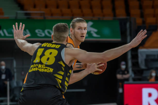 这并非首次 这并非首次