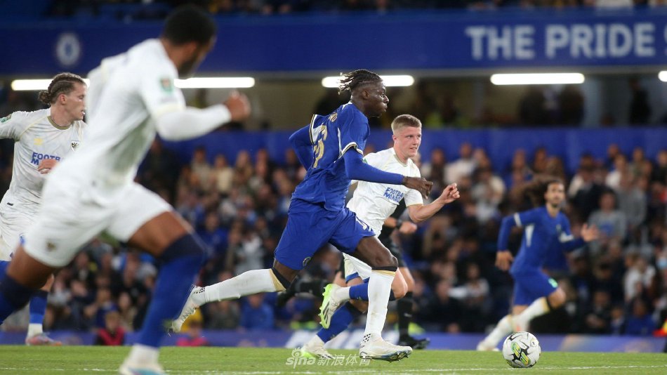 在场上发挥 在场上发挥