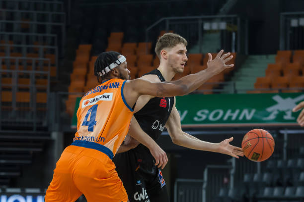 下的突出表 下的突出表